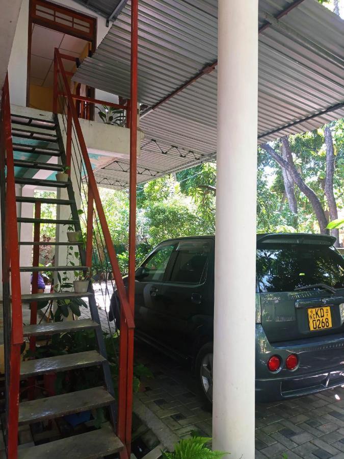 Sudu Neluma Home Stay Polonnaruwa Luaran gambar