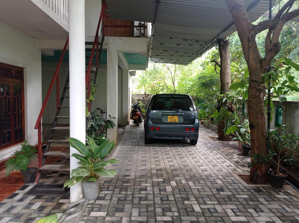 Sudu Neluma Home Stay Polonnaruwa Luaran gambar