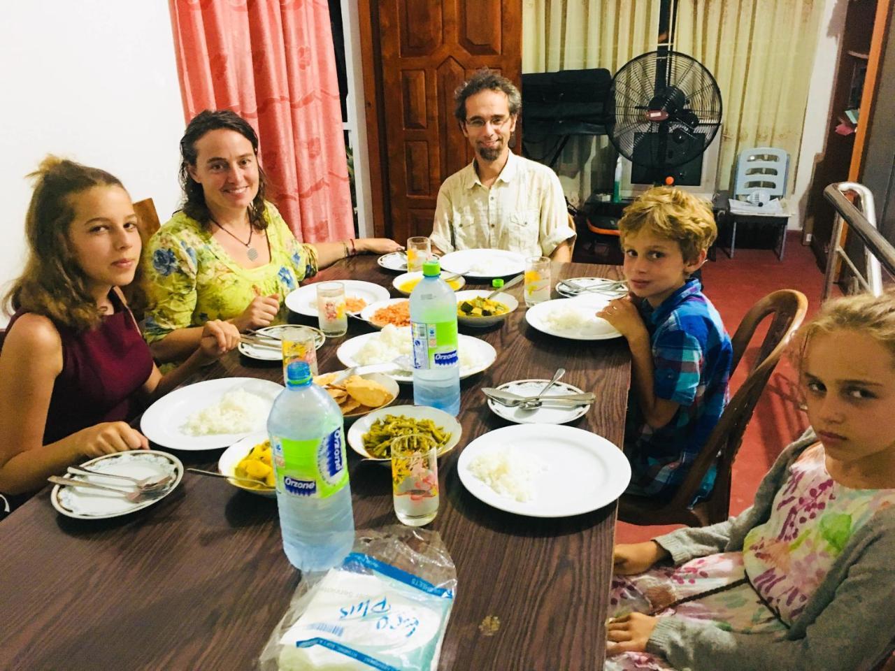 Sudu Neluma Home Stay Polonnaruwa Luaran gambar