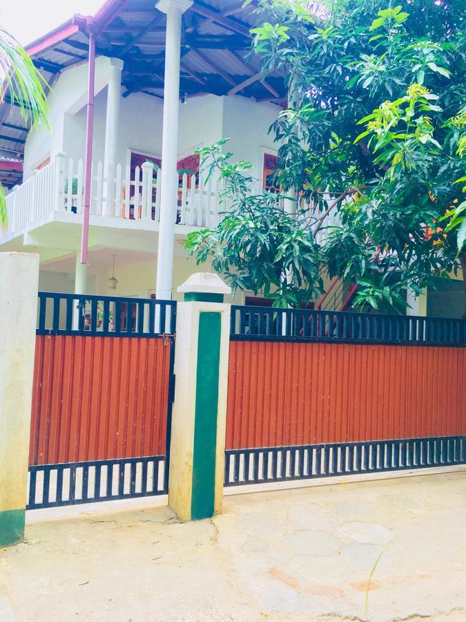 Sudu Neluma Home Stay Polonnaruwa Luaran gambar