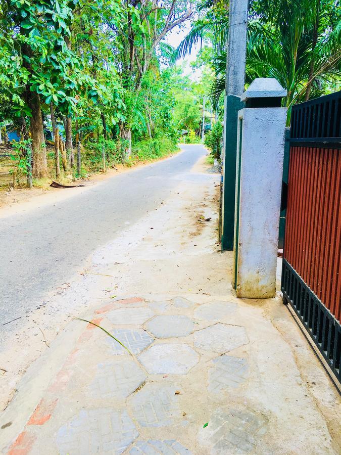 Sudu Neluma Home Stay Polonnaruwa Luaran gambar
