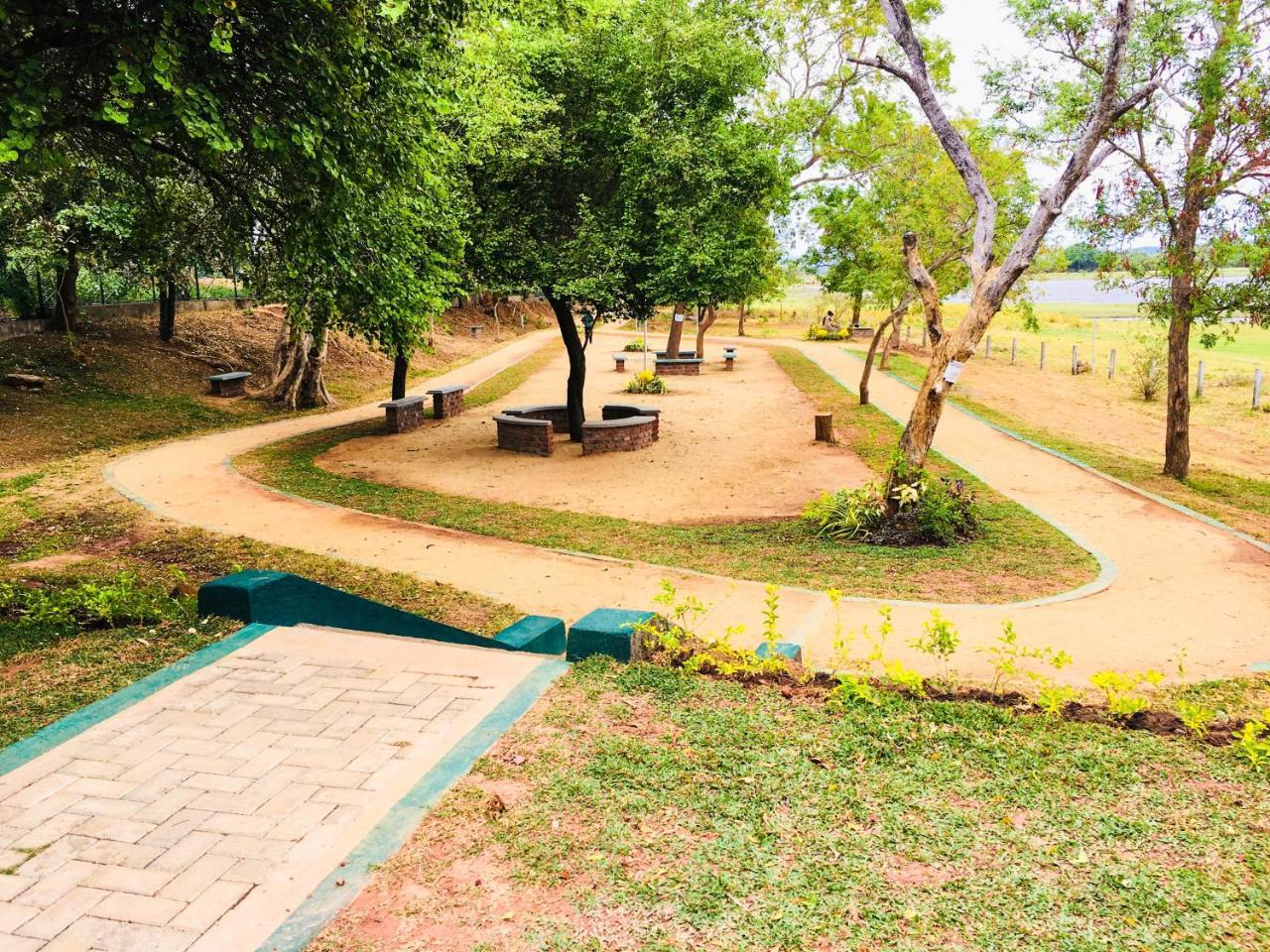 Sudu Neluma Home Stay Polonnaruwa Luaran gambar