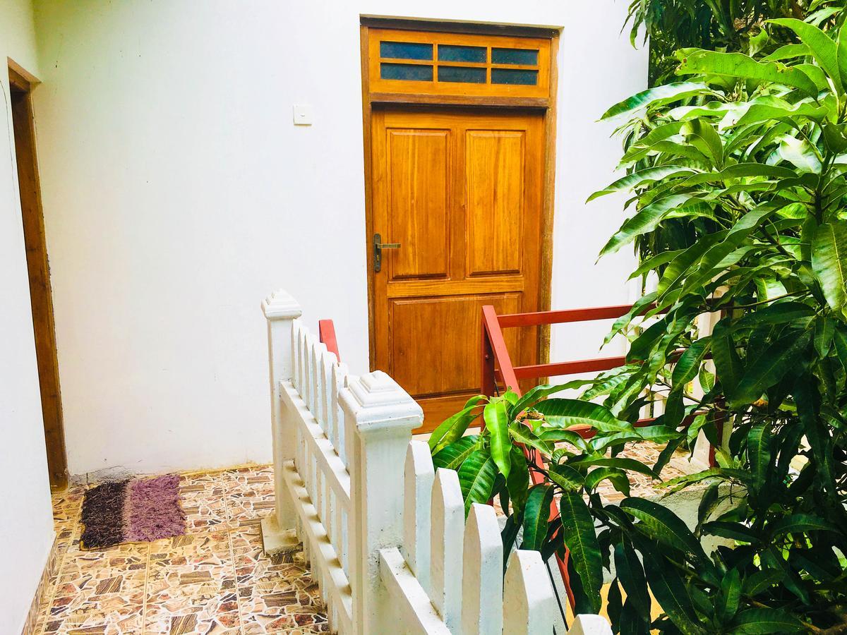 Sudu Neluma Home Stay Polonnaruwa Luaran gambar